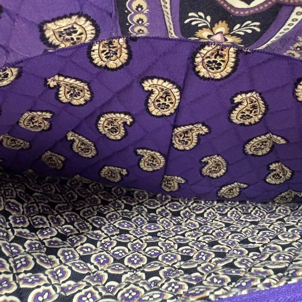 Vera Bradley Purple Paisley Quilted Messenger Bag Crossbody Shoulder Strap‎